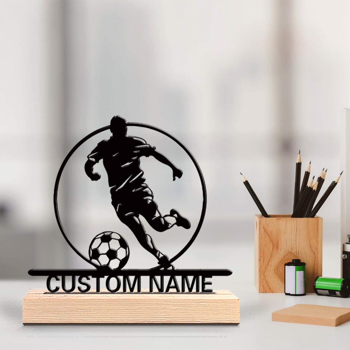Home Decor Mod - Personalisierte Fußballspieler-Metallstatue mit Namen, Holzsockel Tischdekoration,