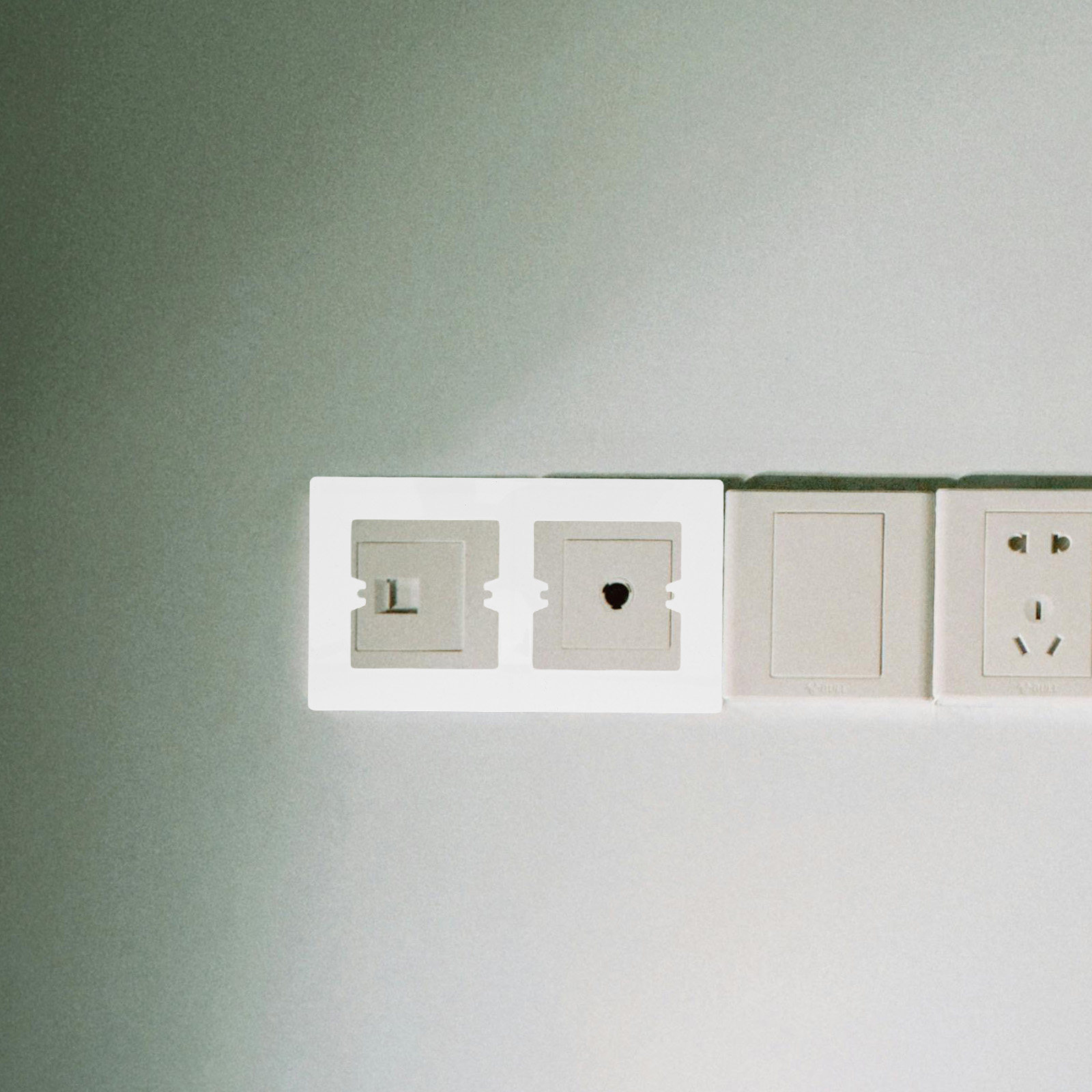 Home Decor Outlet - 2 Stück Weiße Dekorative Steckdosenabdeckplatte für